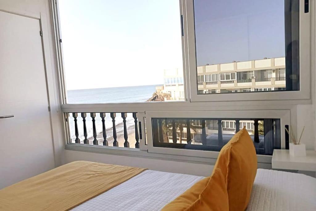 Newly Refurbished Beachfront Apartment. San Bartolomé 외부 사진